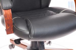 Кресло руководителя Бюрократ T-9923WALNUT черный кожа крестов. металл/дерево
