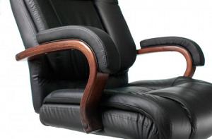 Кресло руководителя Бюрократ T-9925WALNUT черный кожа/кожзам крестов. металл/дерево
