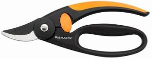 Секатор плоскостной Fiskars P44 черный/оранжевый (1001534)